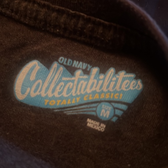 Woman’s classic authentic Batman shirt very comfortable and soft! Size medium - Picture 3 of 3